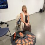 sara en la presentacion de vivir sin miedo